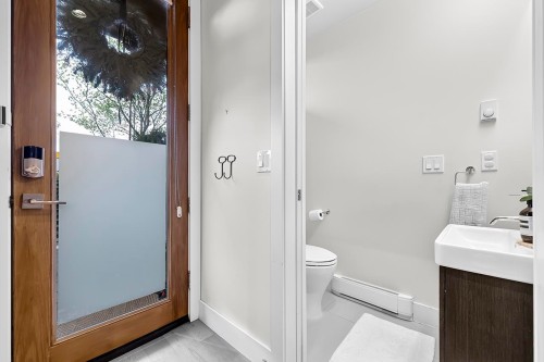 5522 Oak Street, Vancouver, BC 