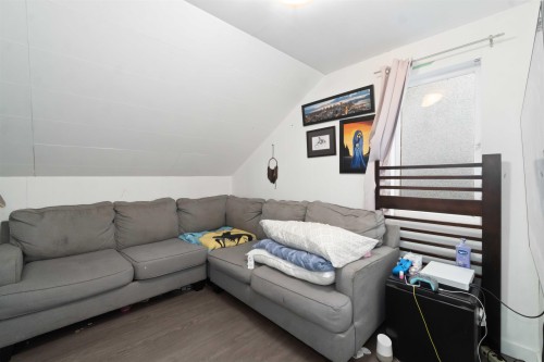 5735 Earles Street, Vancouver, BC 