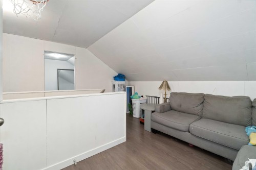 5735 Earles Street, Vancouver, BC 