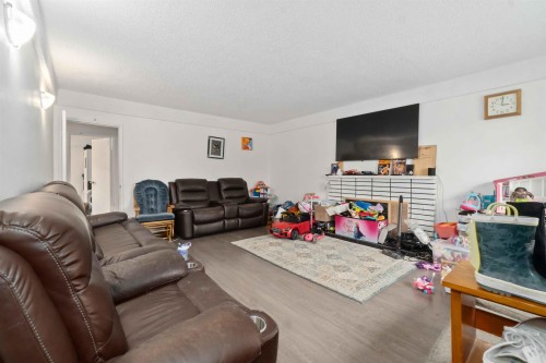 5735 Earles Street, Vancouver, BC 