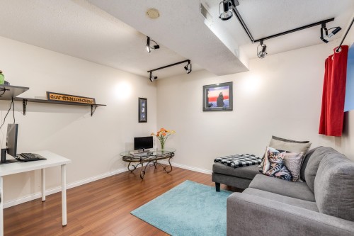 507 Cambridge Way, Port Moody, BC 