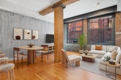 204-310 Water Street  Vancouver, BC V6B 1B6