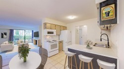 206-138 18th Street W North Vancouver, BC V7M 1W4