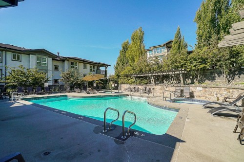 211-3132 Dayanee Springs Boulevard, Coquitlam, BC 