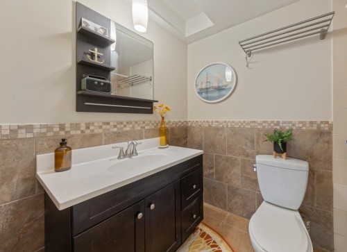 208-1516 Charles Street, Vancouver, BC 