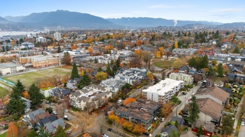 208-1516 Charles Street, Vancouver, BC 