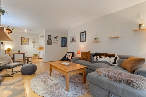 208-1516 Charles Street, Vancouver, BC 