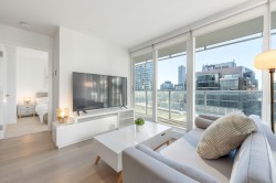 2006-777 Richards Street  Vancouver, BC V6B 0M6