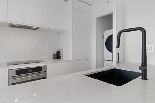 3002-909 Mainland Street, Vancouver, BC 