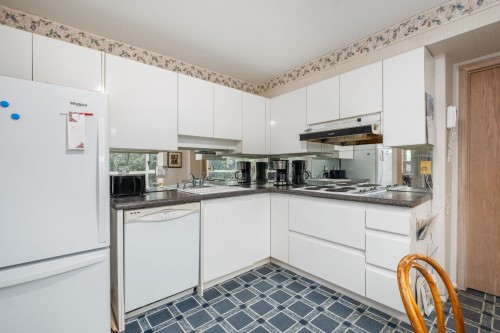 101-1427 Duchess Avenue, West Vancouver, BC 