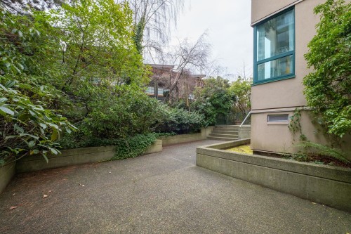 101-1427 Duchess Avenue, West Vancouver, BC 