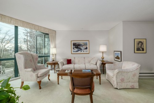 101-1427 Duchess Avenue, West Vancouver, BC 