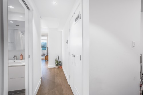 306-1675 Lions Gate Lane, North Vancouver, BC 