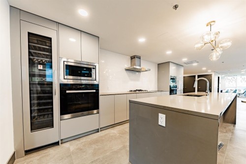 306-1675 Lions Gate Lane, North Vancouver, BC 