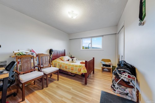 465 Felton Road, North Vancouver, BC 