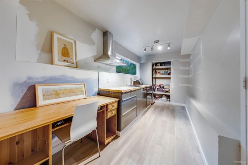 465 Felton Road, North Vancouver, BC 