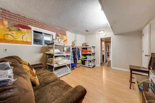 465 Felton Road, North Vancouver, BC 