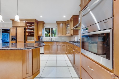 465 Felton Road, North Vancouver, BC 