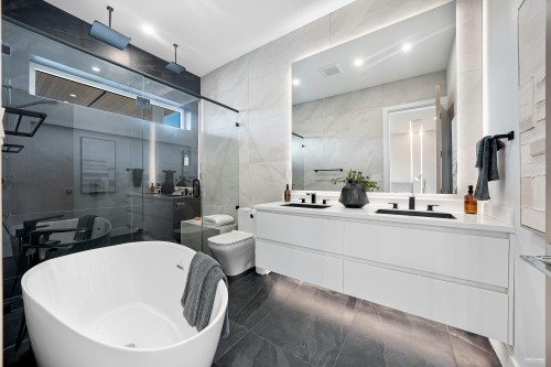 1236 Duchess Avenue, West Vancouver, BC 