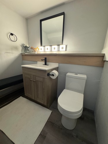 836 Macintosh Street, Coquitlam, BC 