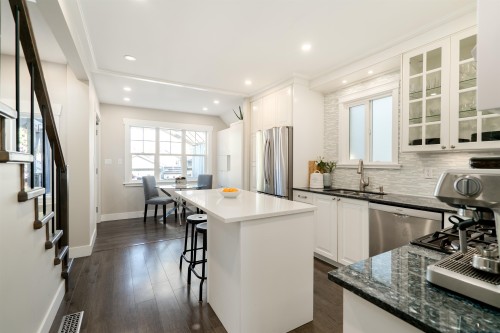 2267 Napier Street, Vancouver, BC 