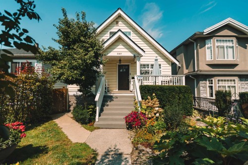 2267 Napier Street, Vancouver, BC 