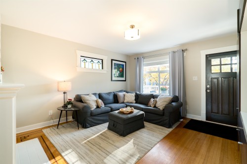 2267 Napier Street, Vancouver, BC 