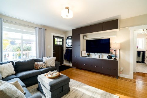 2267 Napier Street, Vancouver, BC 