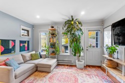 1743 Frances Street  Vancouver, BC V5L 1Z5