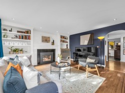 1327 29th Avenue E Vancouver, BC V5V 2T4