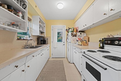 3605 Oxford Street, Vancouver, BC 