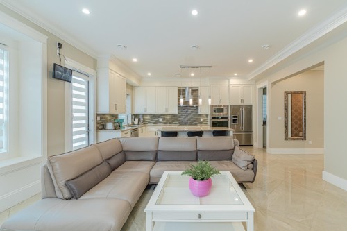 7091 Bridge Street, Richmond, BC 