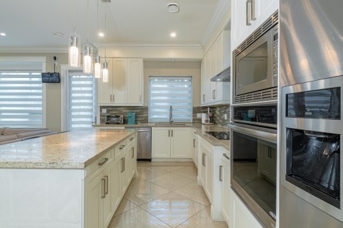 7091 Bridge Street, Richmond, BC 