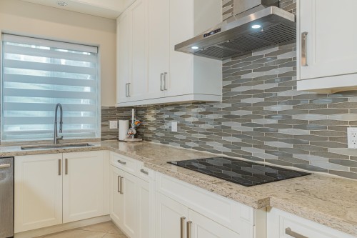 7091 Bridge Street, Richmond, BC 