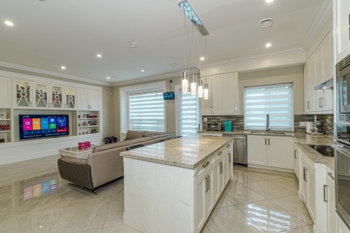 7091 Bridge Street, Richmond, BC 