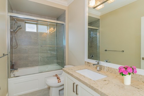 7091 Bridge Street, Richmond, BC 