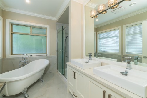 7091 Bridge Street, Richmond, BC 