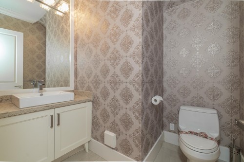 7091 Bridge Street, Richmond, BC 