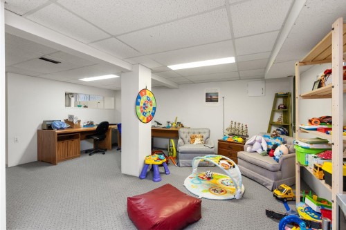 1537 40Th Avenue W, Vancouver, BC 