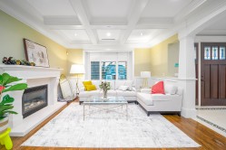 3838 15th Avenue W Vancouver, BC V6R 2Z9