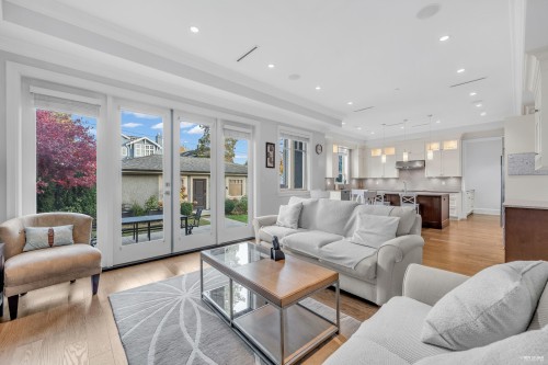 7458 Maple Street, Vancouver, BC 