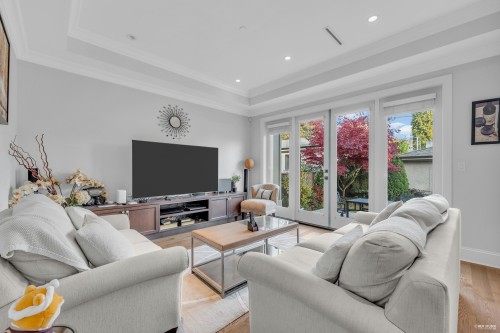 7458 Maple Street, Vancouver, BC 