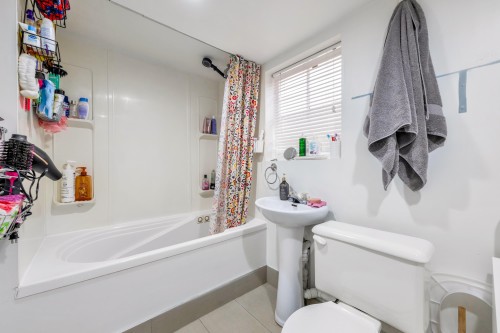 4605 Fraser Street, Vancouver, BC 