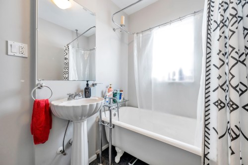 4605 Fraser Street, Vancouver, BC 