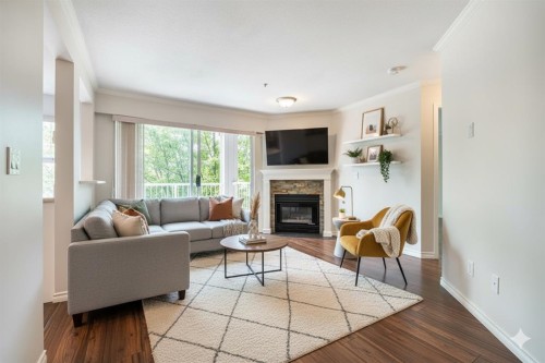 102-135 Eleventh Street, New Westminster, BC 