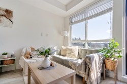 404-2160 Grant Avenue  Port Coquitlam, BC V3B 0T3