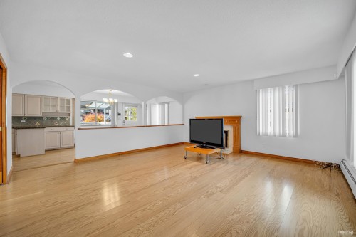 2051 17Th Avenue W, Vancouver, BC 