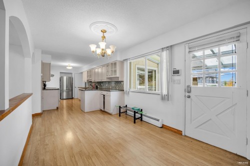 2051 17Th Avenue W, Vancouver, BC 