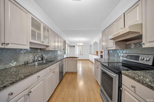 2051 17Th Avenue W, Vancouver, BC 