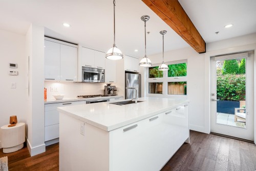 1915 Templeton Drive, Vancouver, BC 